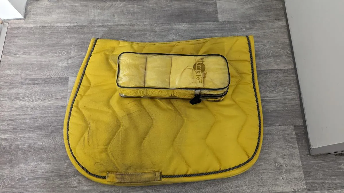 Ensemble tapis + bandes de polo Equithème - Jaune - Full