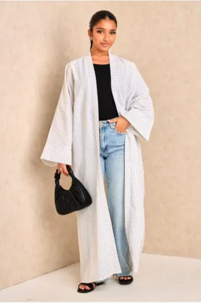 Kimono blanc ample à rayures