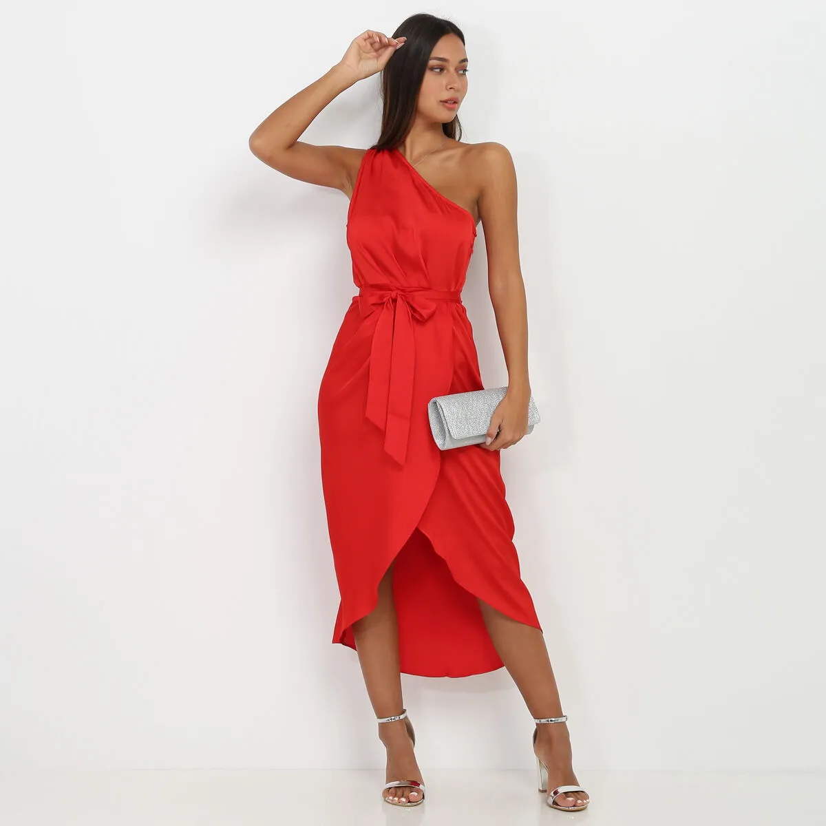 Robe asymétrique satinée- Rouge