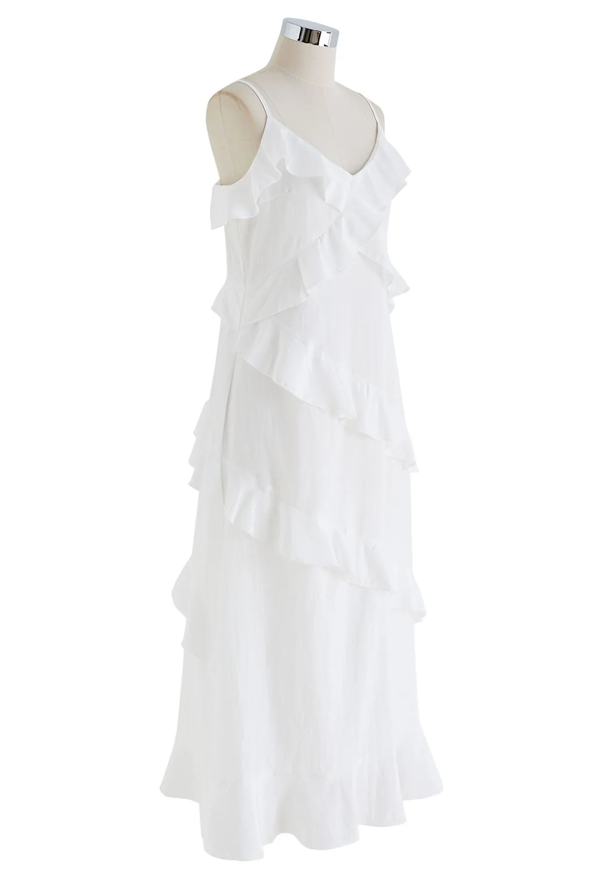 Robe camisole à volants et fente latérale en blanc